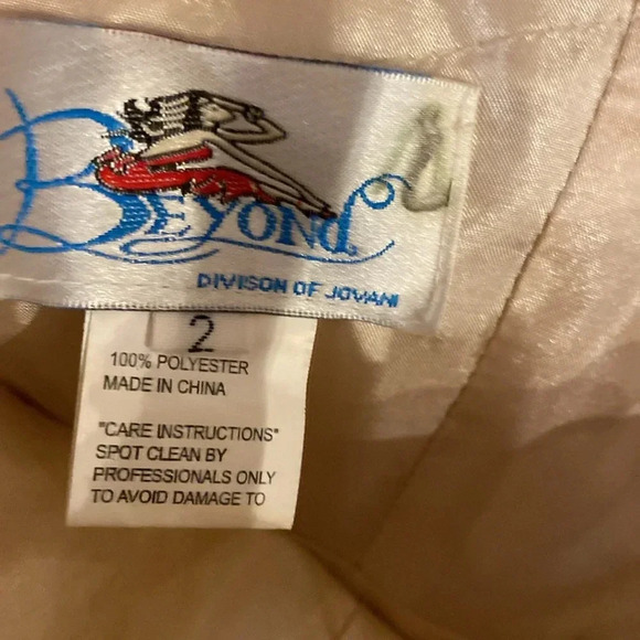 Beyond divison of Jovani dress 👗 size 2 - Picture 4 of 5
